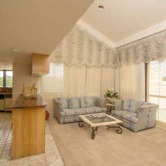 Отель Alupang Beach Tower интерьер отеля