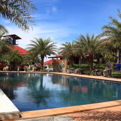 Отель Chomview Resort бассейн