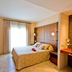 Отель El Plantio Golf Resort Испания, Аликанте - 2 отзыва об отеле, цены и фото номеров - забронировать отель El Plantio Golf Resort онлайн комната для гостей фото 2