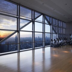 Отель Park Hyatt Tokyo Токио фитнесс-зал фото 3