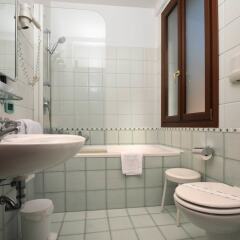 Hotel Ateneo Венеция ванная фото 2