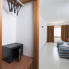 Hotel Casa Bauza сейф в номере