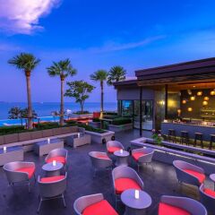 Отель Bandara Phuket Beach Resort гостиничный бар фото 2