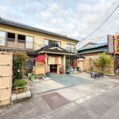 Отель Azuma Ryokan Айдзувакамацу вид на фасад