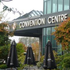Отель Executive Hotel & Conference Center, Burnaby Канада, Бурнаби - отзывы, цены и фото номеров - забронировать отель Executive Hotel & Conference Center, Burnaby онлайн приотельная территория