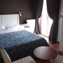 Отель I Due Leoni Hotel Италия, Ситта-Сант-Анджело - отзывы, цены и фото номеров - забронировать отель I Due Leoni Hotel онлайн комната для гостей фото 4