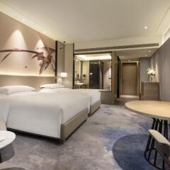 DoubleTree by Hilton Hotel Shenzhen Longhua комната для гостей фото 3