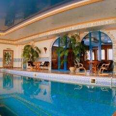 Hotel Kamelot бассейн