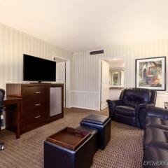 Отель Best Western Plus Carriage Inn Лос-Анджелес комната для гостей фото 2