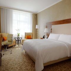 Гостиница Marriott Novy Arbat комната для гостей фото 2