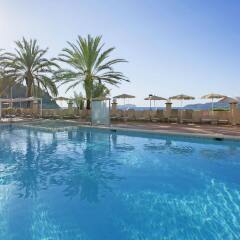 Отель Grupotel Cala San Vicente Испания, Сен-Жуан-де-Лабриджа - отзывы, цены и фото номеров - забронировать отель Grupotel Cala San Vicente онлайн бассейн фото 3