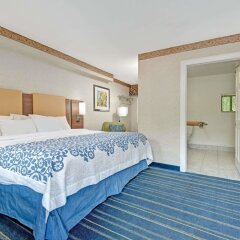 Отель Days Inn Ridgefield удобства в номере фото 2