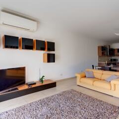 Отель Fabulous Apartment With Pool, Upmarket Area Мальта, Слима - отзывы, цены и фото номеров - забронировать отель Fabulous Apartment With Pool, Upmarket Area онлайн комната для гостей фото 2