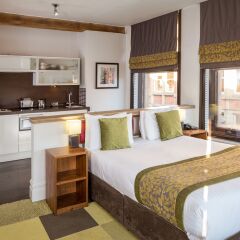 Отель ROOMZZZ Манчестер комната для гостей
