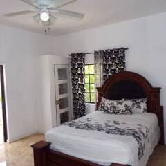 Отель Little Savoy Guest House Номер Делюкс с различными типами кроватей фото 7