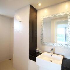 Отель The View Cosy Beach by Pattaya Sunny Rentals ванная фото 2