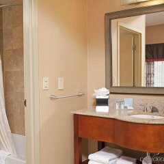 Отель Hampton Inn & Suites Columbus-Easton Area США, Колумбус - отзывы, цены и фото номеров - забронировать отель Hampton Inn & Suites Columbus-Easton Area онлайн ванная