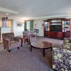 Отель Holiday Inn Vancouver Centre Канада, Ванкувер - отзывы, цены и фото номеров - забронировать отель Holiday Inn Vancouver Centre онлайн комната для гостей фото 3
