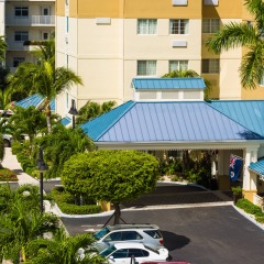 Отель Comfort Suites Seven Mile Beach Каймановы острова, Севен-Майл-Бич - отзывы, цены и фото номеров - забронировать отель Comfort Suites Seven Mile Beach онлайн парковка