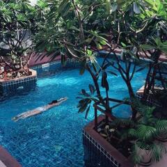 Отель FuramaXclusive Sathorn, Bangkok бассейн фото 2