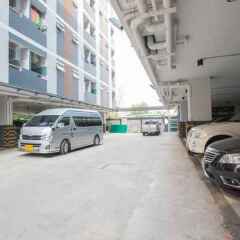 Отель B your home Hotel Donmueang Airport Bangkok Таиланд, Бангкок - отзывы, цены и фото номеров - забронировать отель B your home Hotel Donmueang Airport Bangkok онлайн парковка