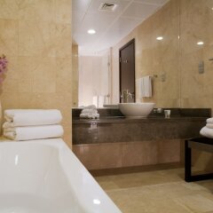 Отель Nassima Tower Hotel Apartments ОАЭ, Дубай - отзывы, цены и фото номеров - забронировать отель Nassima Tower Hotel Apartments онлайн ванная фото 2