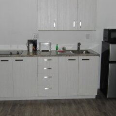 Отель Regency Inn & Suites в номере