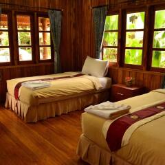 Отель Yuwadee Resort комната для гостей