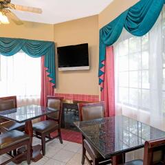 Отель Lynwood Century Freeway Travelodge Линвуд питание