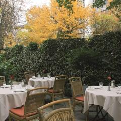 Отель NH Frankfurt Villa