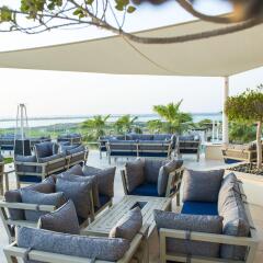 Отель Crowne Plaza Abu Dhabi Yas Island гостиничный бар