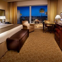 The Beverly Hilton in Beverly Hills, United States of America from 436$, photos, reviews - zenhotels.com guestroom photo 4