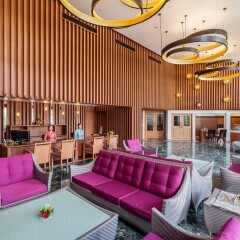 Отель Beyond Resort Karon гостиничный бар