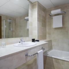 Отель Melia Benidorm Испания, Ринкон-де-Лойкс - отзывы, цены и фото номеров - забронировать отель Melia Benidorm онлайн ванная