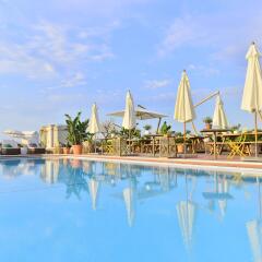 AC Hotel by Marriott Nice бассейн
