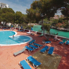 Cala Ferrera Hotel бассейн