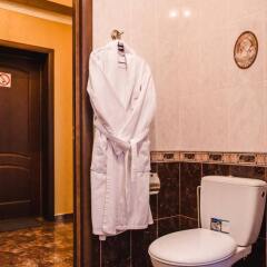 Гостиница Welcome to Dnepropetrovsk Украина, Днепр - отзывы, цены и фото номеров - забронировать гостиницу Welcome to Dnepropetrovsk онлайн ванная фото 2