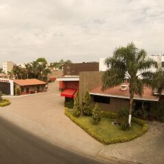 Hotel Posada Virreyes парковка