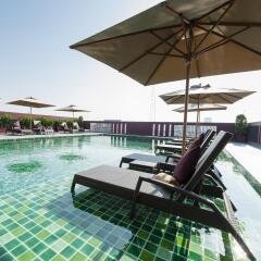 Отель Casa Nithra Bangkok Бангкок бассейн