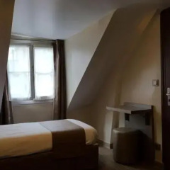 Pratic Hotel сейф в номере