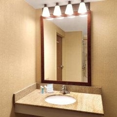 Hampton Inn Cincinnati/Kings Island in Mason, United States of America from 142$, photos, reviews - zenhotels.com bathroom