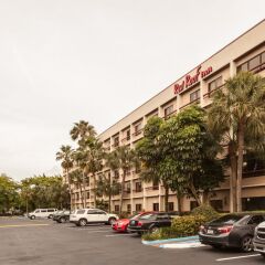 Отель Red Roof Inn PLUS+ Miami Airport парковка