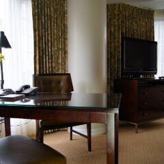 Отель Four Seasons Hotel Vancouver Канада, Ванкувер - отзывы, цены и фото номеров - забронировать отель Four Seasons Hotel Vancouver онлайн удобства в номере