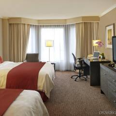 Отель Delta Hotels by Marriott Toronto East Канада, Торонто - отзывы, цены и фото номеров - забронировать отель Delta Hotels by Marriott Toronto East онлайн удобства в номере фото 2