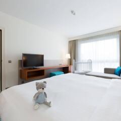 Отель Courtyard by Marriott Brussels комната для гостей