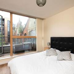 Отель Amazing Central 2 Bed Flat - Northern Quarter Великобритания, Манчестер - отзывы, цены и фото номеров - забронировать отель Amazing Central 2 Bed Flat - Northern Quarter онлайн комната для гостей