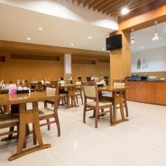 Отель Legacy Express Sukhumvit By Compass Hospitality Бангкок питание