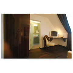 Отель Helvetia Hotel Munich City Center Германия, Мюнхен - 2 отзыва об отеле, цены и фото номеров - забронировать отель Helvetia Hotel Munich City Center онлайн балкон