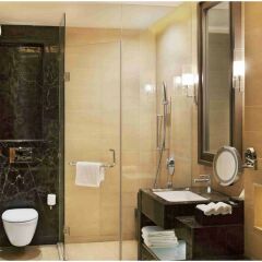 Отель Crowne Plaza New Delhi Mayur Vihar Noida ванная фото 2