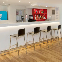 Отель Travelodge Manchester Sportcity Великобритания, Манчестер - отзывы, цены и фото номеров - забронировать отель Travelodge Manchester Sportcity онлайн фото 3